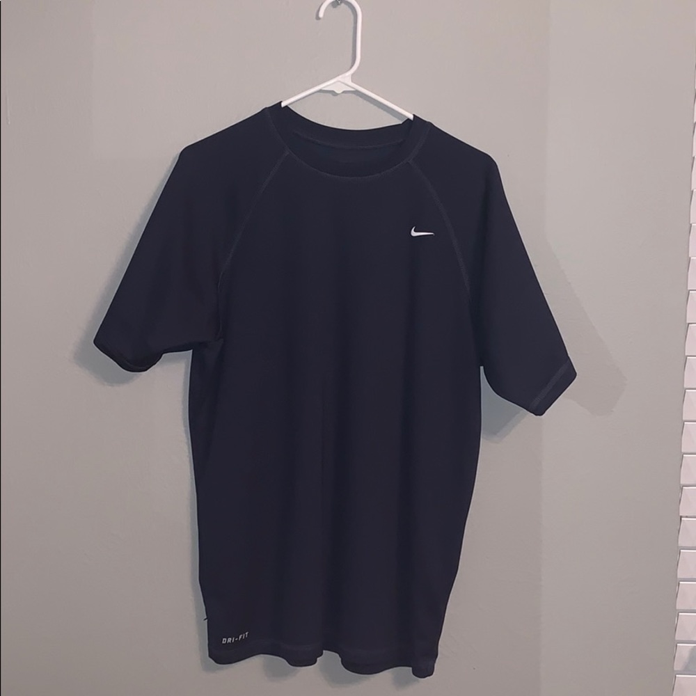 Men’s Nike shirt